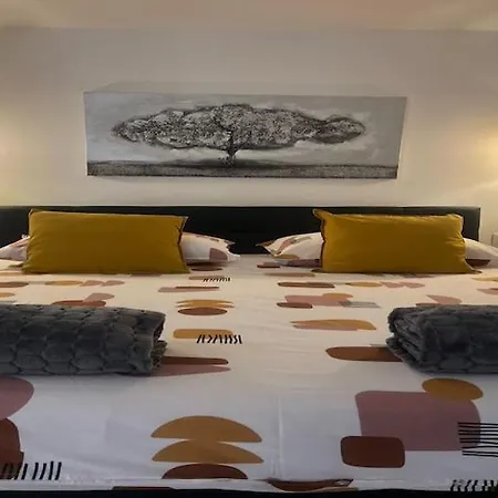 Noa Old Town - - Ground Floor *