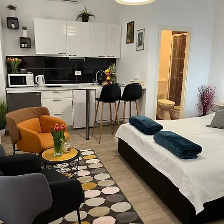 Noa Old Town - - Ground Floor *